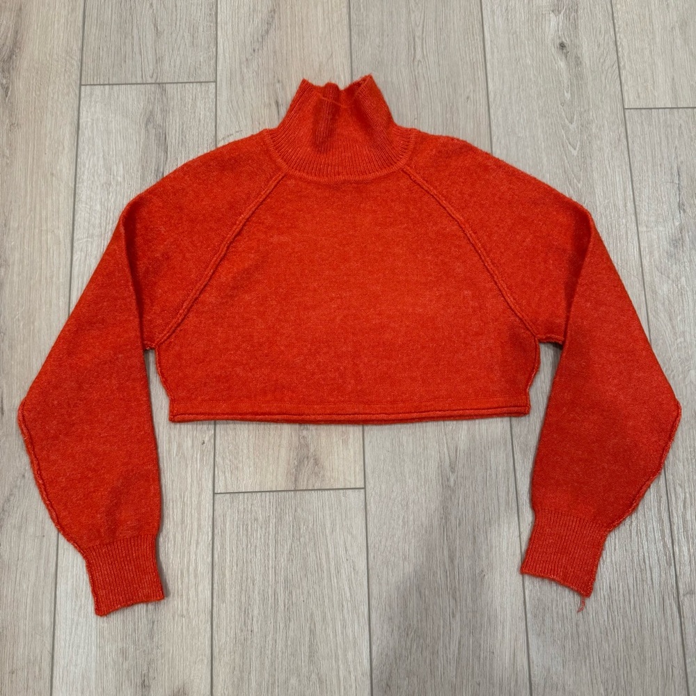 ARIZONA - NWOT Women's Red/Orange Turtleneck Cropped Sweater Size XS